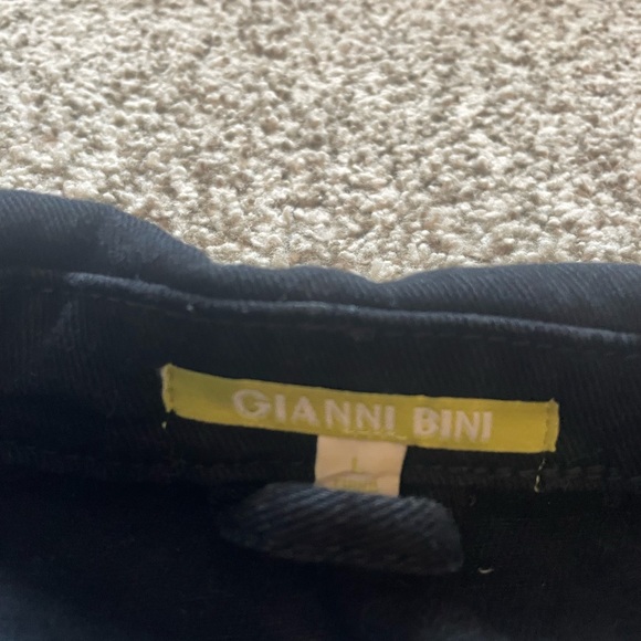 Gianni Bini Embroidered Black Denim Jacket - Picture 5 of 6